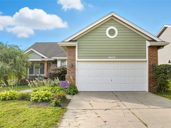 8824 Long Meadow Dr, Johnston, IA 50131