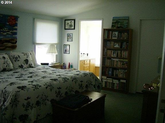 3rd image of 700 Crest Dr