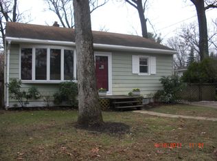 10 Spruce Ln, Hainesport, NJ