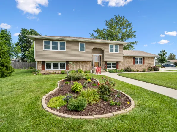 1070 S Illinois St, Coal City, IL 60416