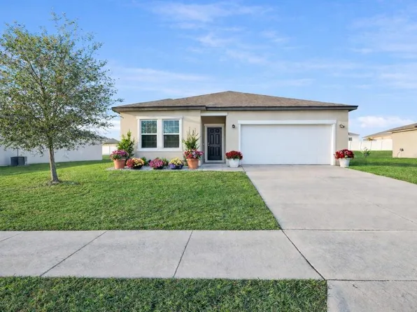 16434 Blooming Cherry Dr, Groveland, FL 34736