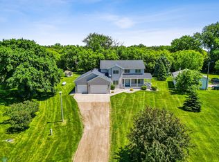 9648 Robin Rd, Horace, ND 58047