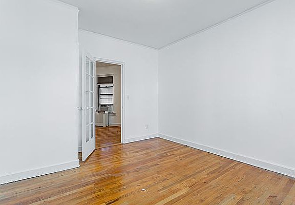 3rd image of 128 Mac Dougal St #3C