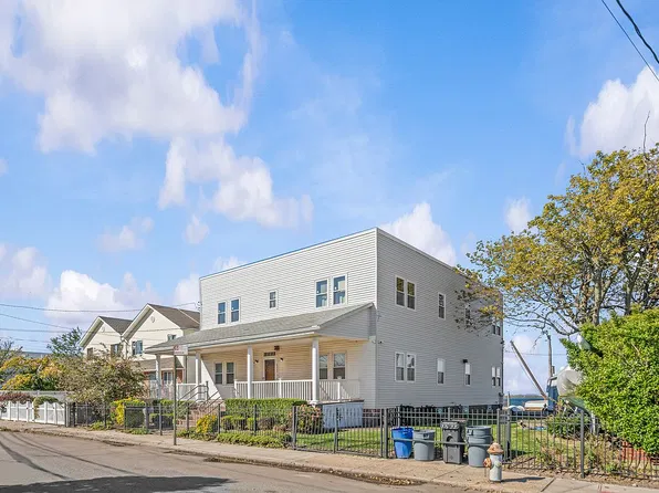 69-02 Bayfield Ave, Arverne, NY 11692
