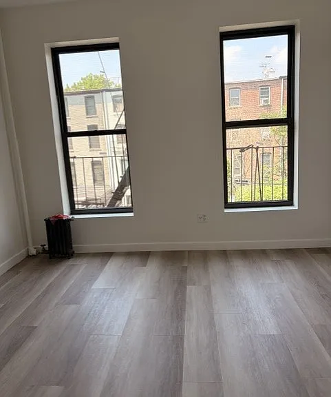 553 Madison St #2 — Photo 3