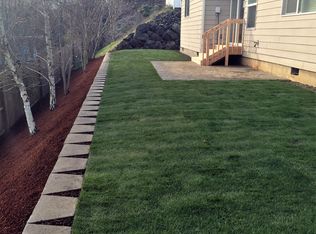 2333 NW Chambers Dr, Roseburg, OR