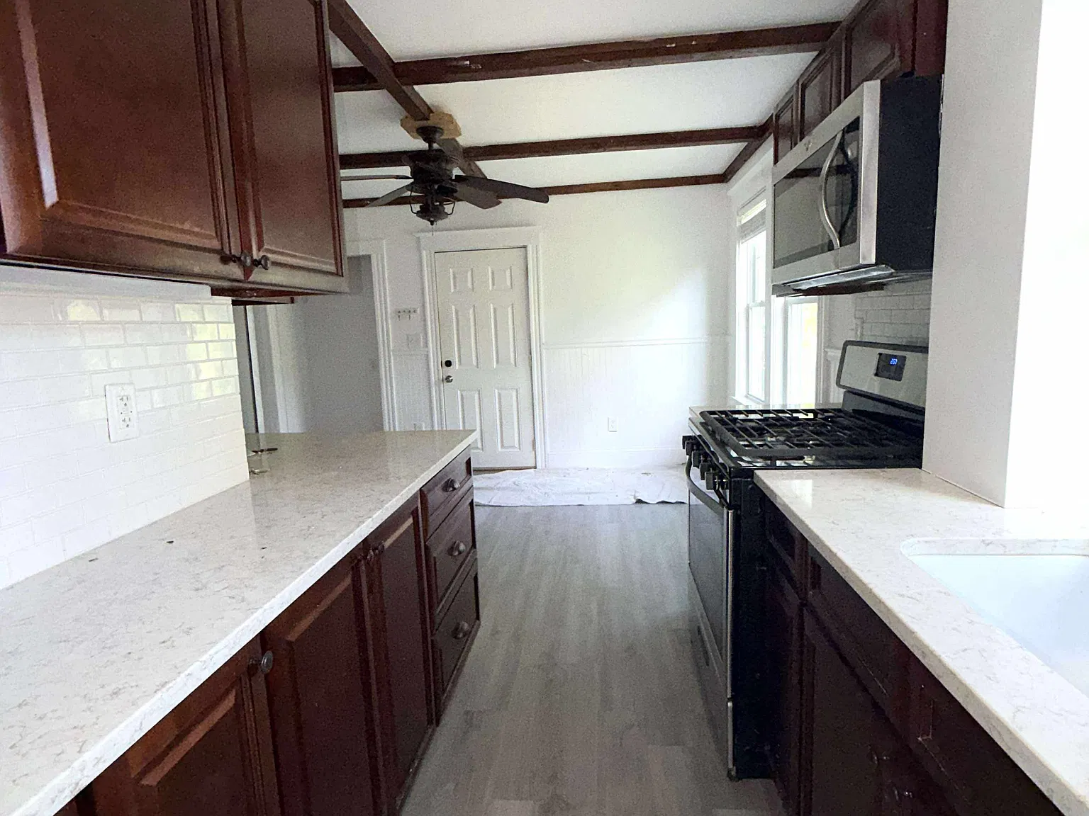 3 bed, 1350 sqft, $3,000 — Photo 4
