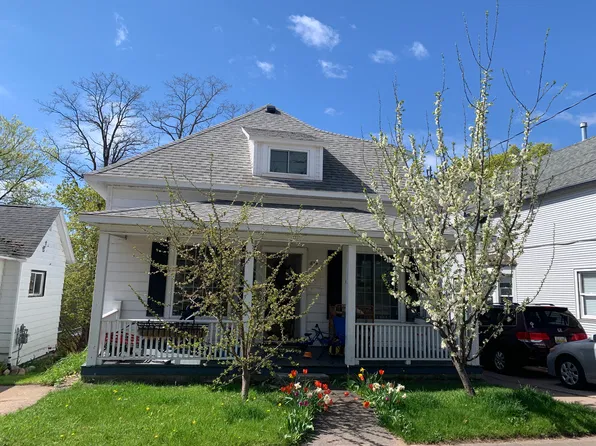 419 W Bluff St, Marquette, MI 49855