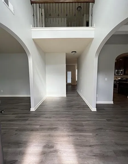 921 Prather Ct — Photo 9
