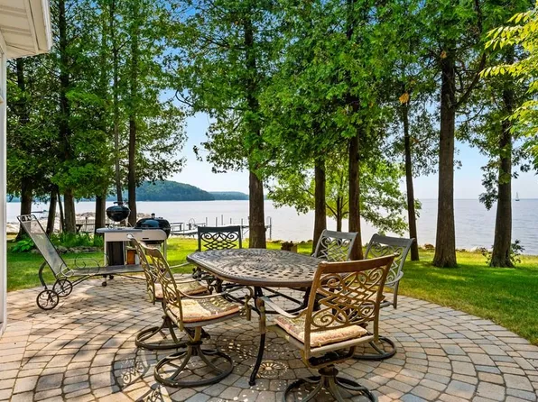 10855 N Bay Shore Dr, Sister Bay, WI 54234