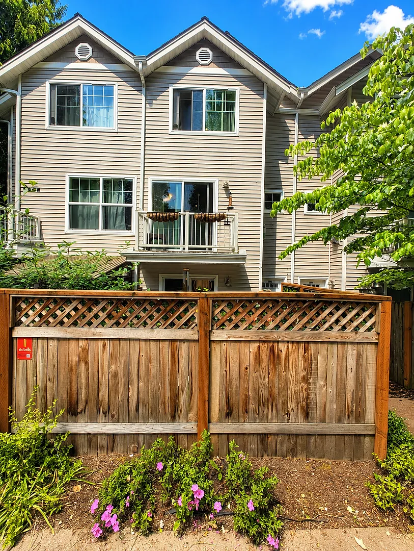 Beacon Hill Townhome — Photo 1