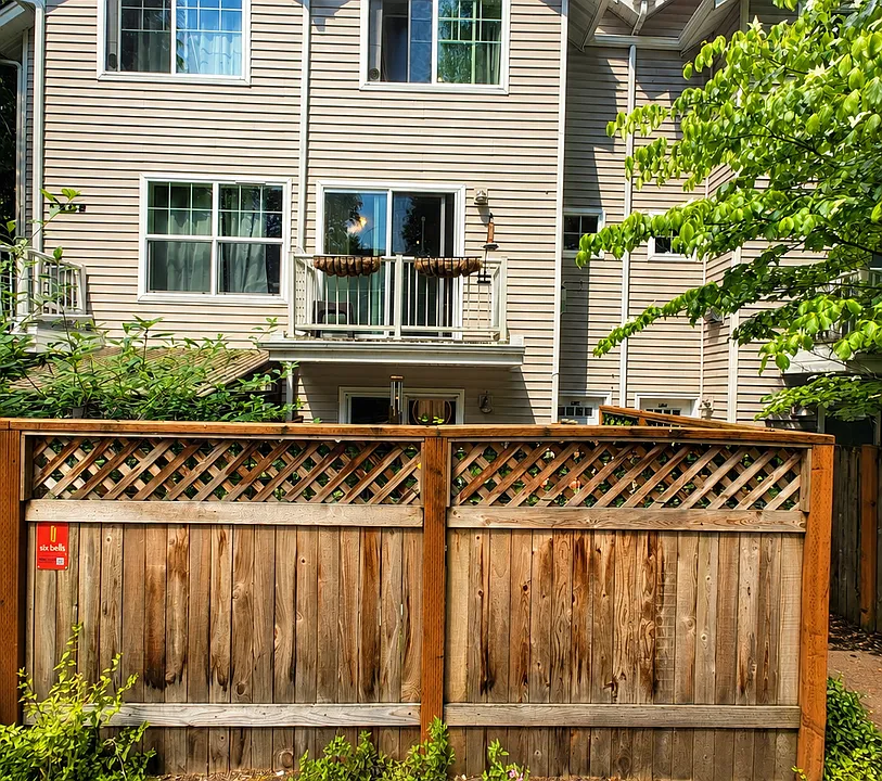 1542B 15th Ave S