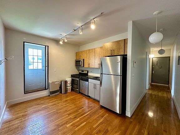 2nd image of 103 Jefferson Ave #4G