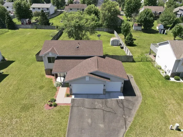 10123 Park Place Dr, Monticello, MN 55362