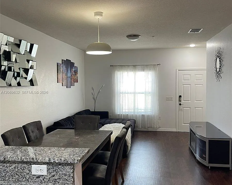 3202 Cupid Pl