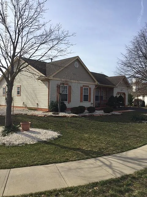 131 Riva Blvd photo 1