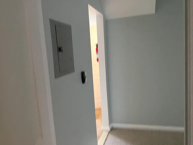 90 Union Ave — Photo 11