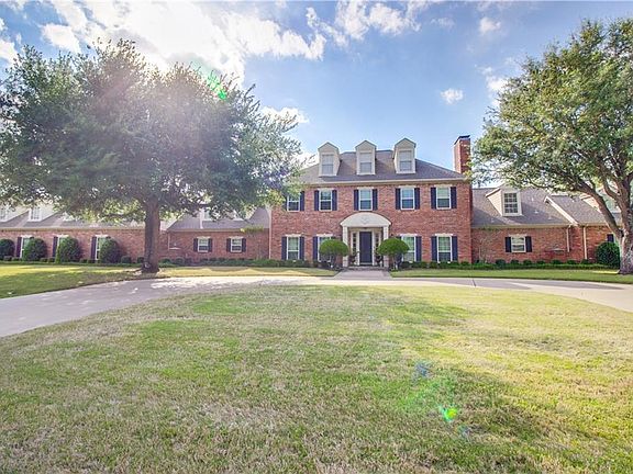 2nd image of 213 Sunray Ln