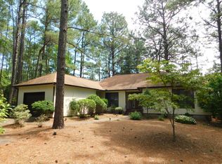15 Pinyon Cir, Pinehurst, NC 28374