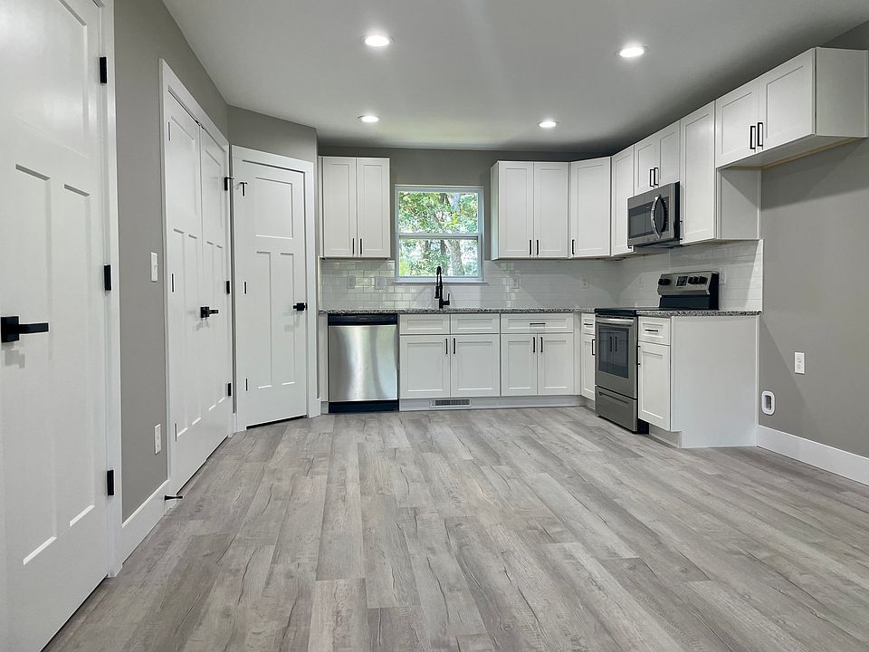 1st image of 395 Roper Rd