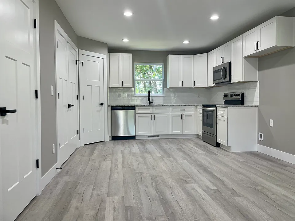 1010 Aviella Ct