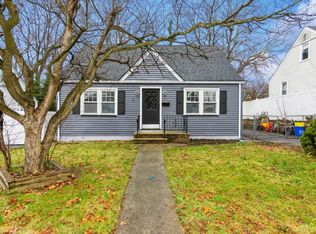 8 Frederick St, East Brunswick, NJ 08816