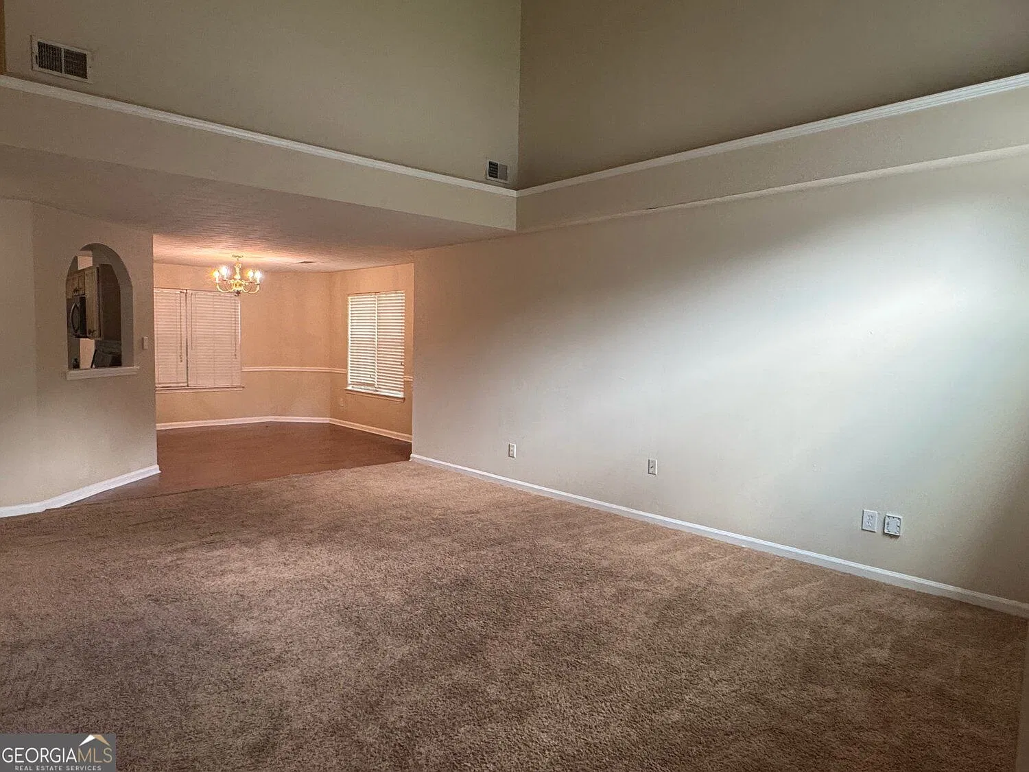4 bed, 2.5 bath, 2094 sqft, $1,950 — Photo 2