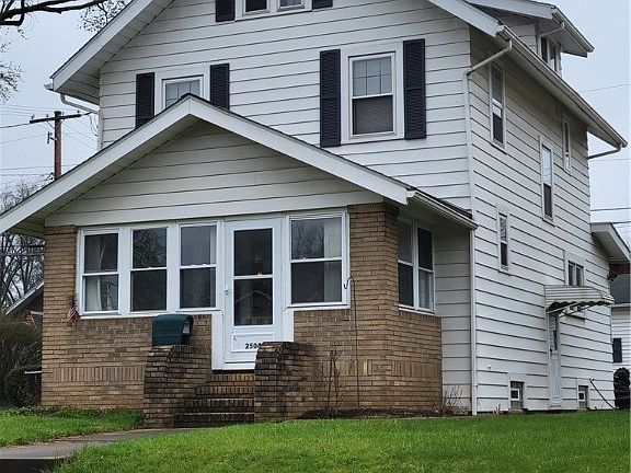 2nd image of 2504 Whitelaw St