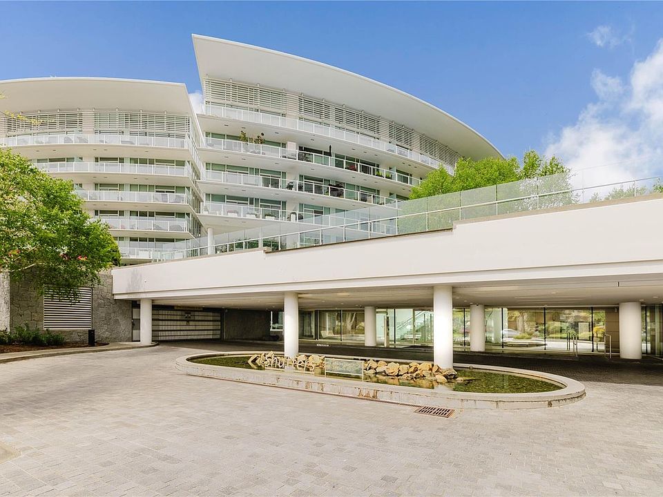 1st image of 68 Songhees Rd #120