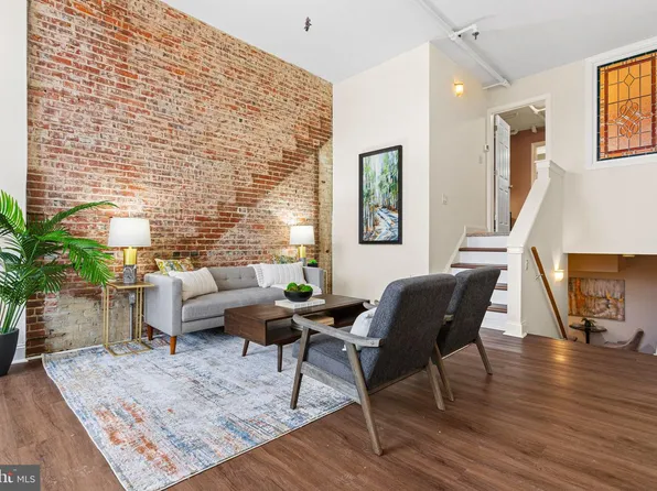 50 N Front St APT 101, Philadelphia, PA 19106