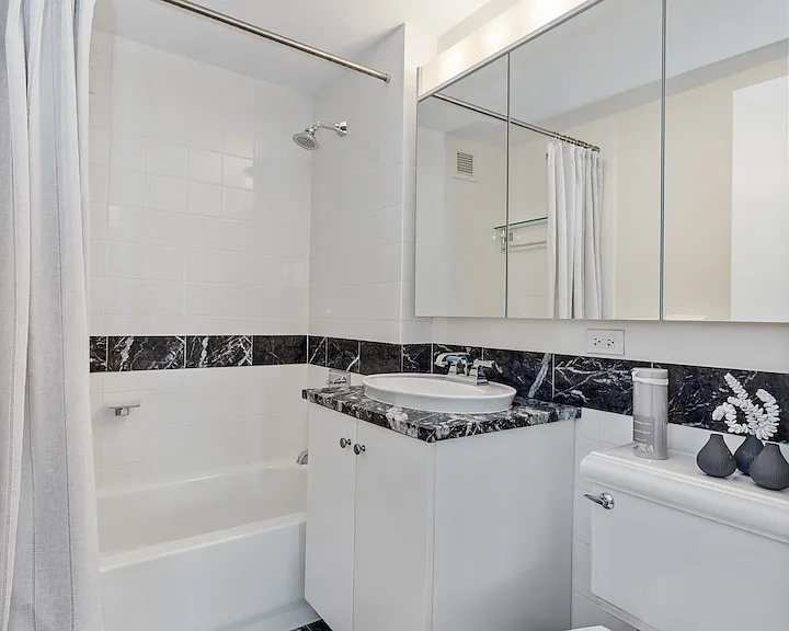 425 Main St #7S — Photo 6
