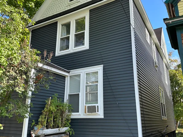 807 Young St APT 1, Sault Sainte Marie, MI 49783