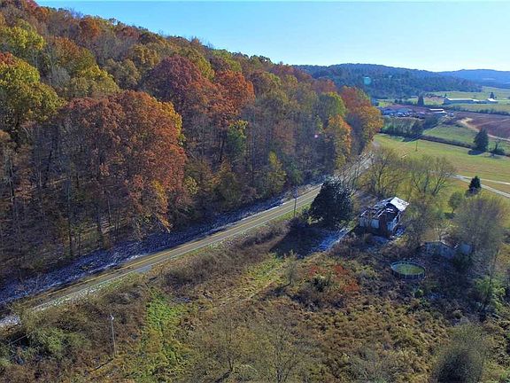 5th image of 439 Upper Concord Rd