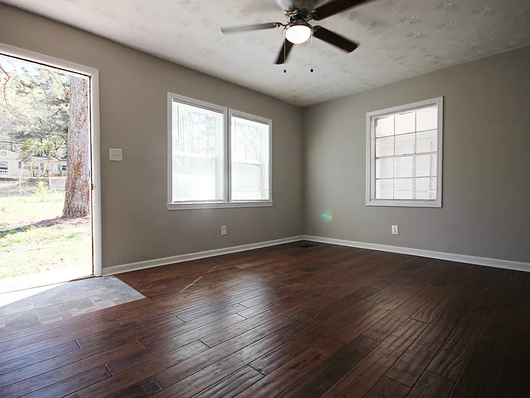 815 Gettysburg Trl NE — Photo 7