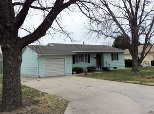 170 8th St, Phillipsburg, KS 67661