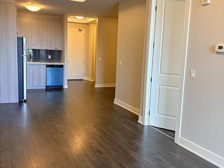 150 Main St W #504 — Photo 25