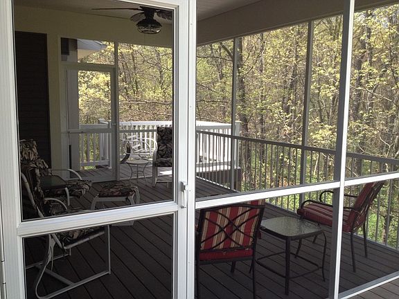 Sun Deck, Screened-in Porch, Grill Deck
						:
						Peace of breezy trees, or party with cable ready, outdoor audio wiring for sound