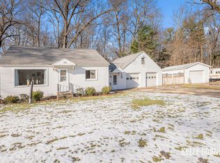 31 S Bear Lake Rd, Muskegon, MI 49445