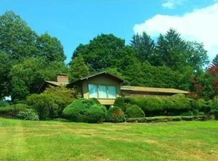 2 Sylvia Hts, Hadley, MA 01035