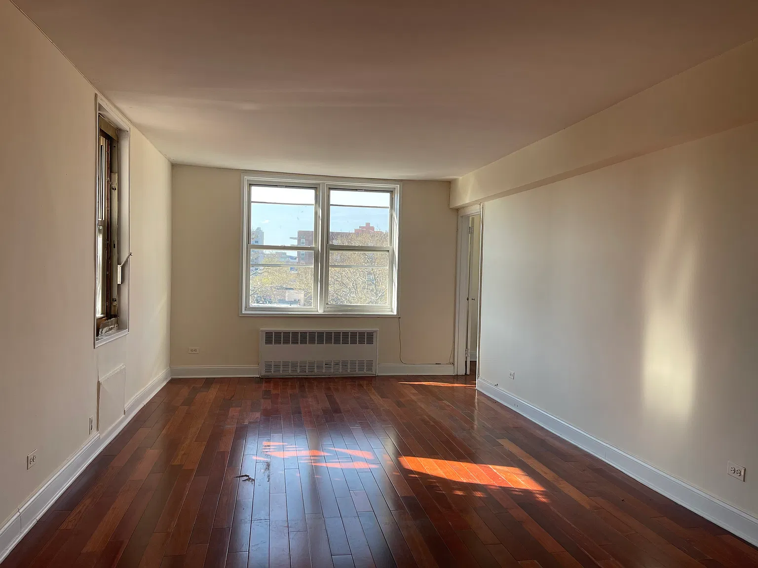 2 bed, 900 sqft, $2,950 — Photo 2