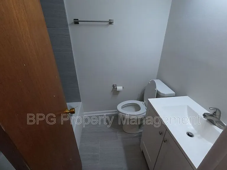 8810 Wesley Ave #203 — Photo 6