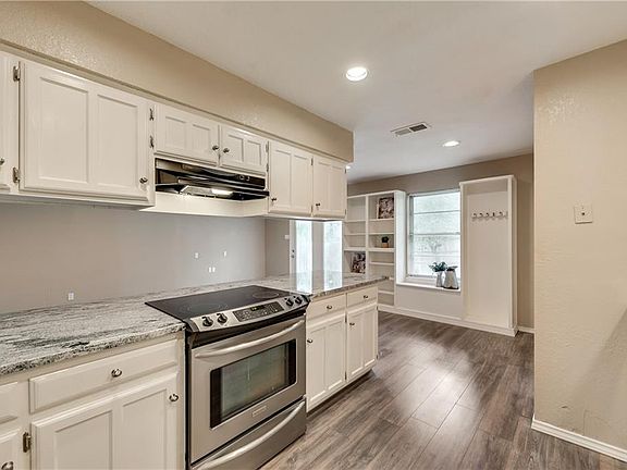 2nd image of 302 Royal Field Dr