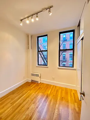 Rented by Waverly Realty Associates | media 19