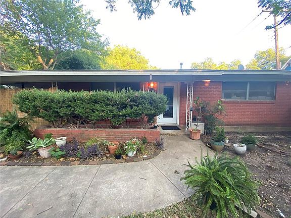 2nd image of 4601 Caswell Ave