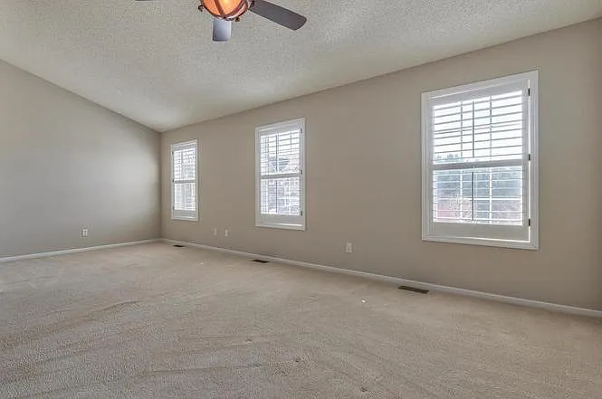 15624 Lilac Dr — Photo 7