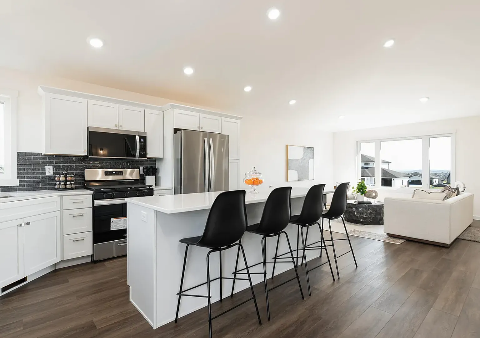 Beautiful New Home for RENT in NW Bismarck — Photo 3