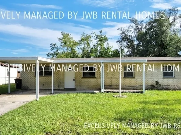 8059 Lourdes Dr N, Jacksonville, FL 32210