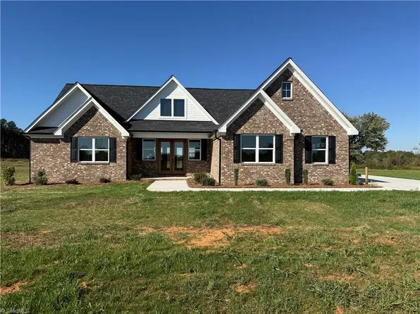 132 Greenhill Rd, Mocksville, NC 27028