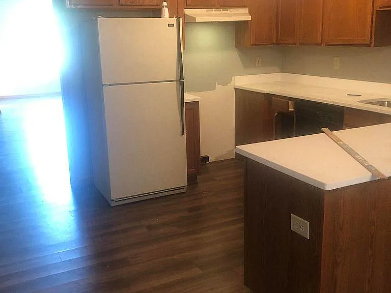 2 bed, 1200 sqft, $1,500 — Photo 4