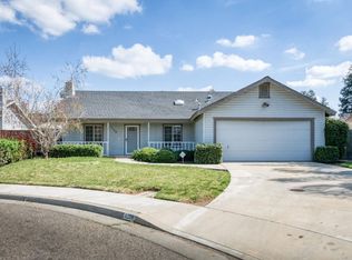 1150 N Mark Dr, Dinuba, CA 93618